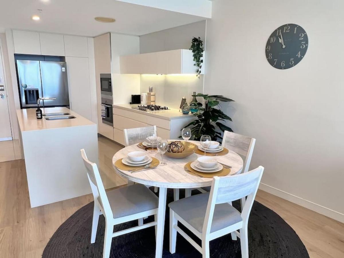 29th Floor Oracle Tower 2 Stunning Ocean And Views Apartment Gold Coast